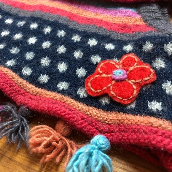 🎉3 For 15$🎉Multicolored Knitted Sweater With Flowers And Tassels Size 12 M - Picture 3 of 6